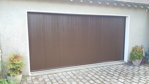 Porte de garage latérale ALUDOOR coloris marron RAL 8014